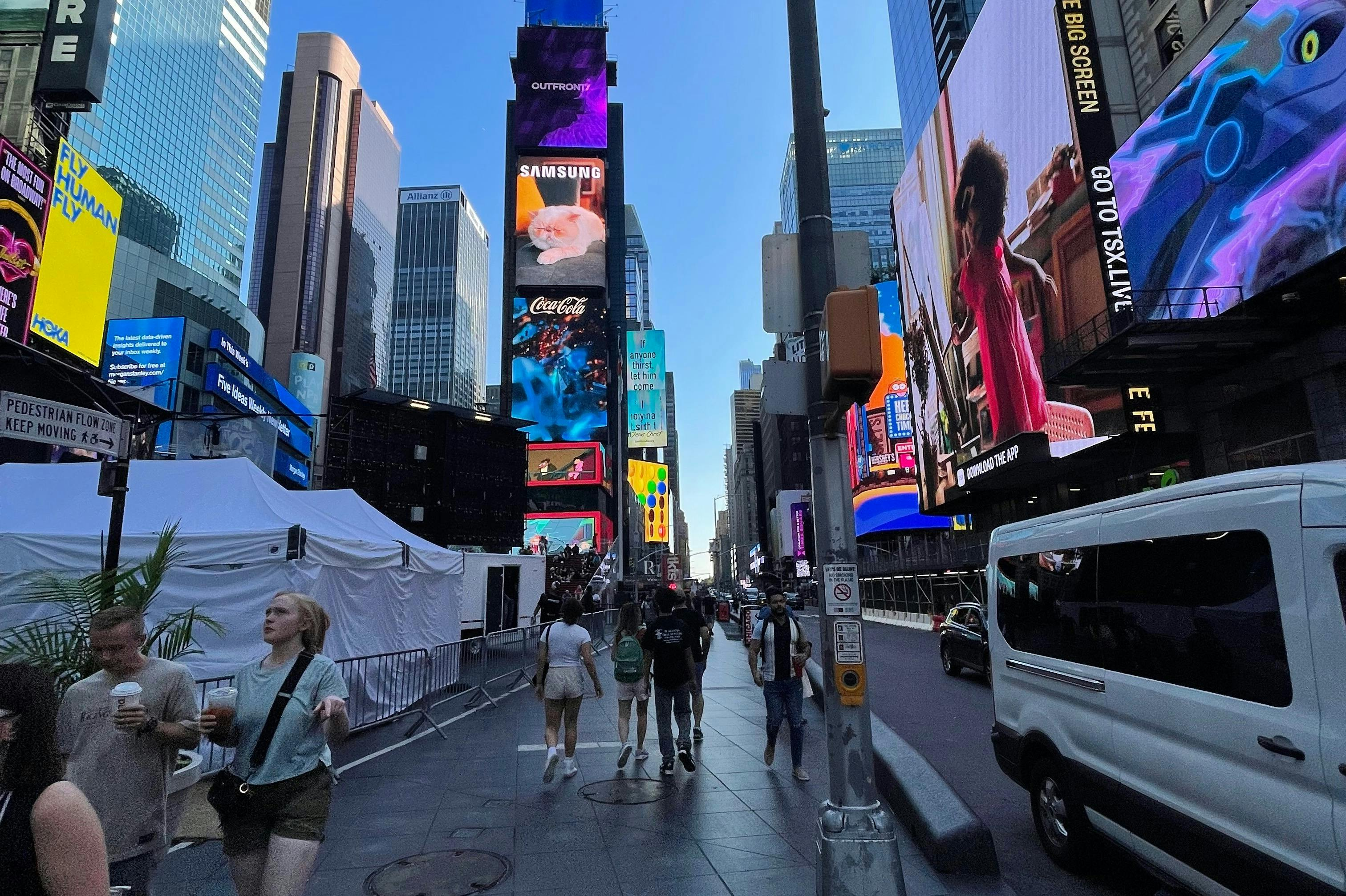 New York: 6-Hour Guided Bus & Boat Tour by the Statue of Liberty - Photo 1 of 22